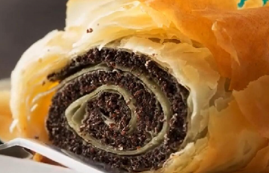 LAŽNA ŠTRUDLA SA MAKOM Nema mešenja testa, a nikad mekša i sočnija, caka je u ovome