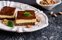 BRZE GRIZ KOCKE SA DŽEMOM Jednostavni kolač koje su domaćice u Jugoslaviji obožavale