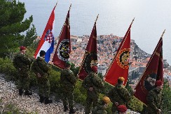 OD DANAS OBAVEZNI VOJNI ROK Vojnici u Hrvatskoj primaće mesečnu naknadu od 1.100 evra