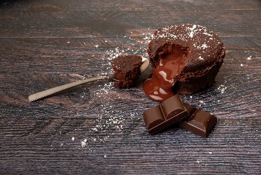 BEZGLUTENSKI LAVA KOLAČ Sočan i mekan kolač koji se topi u ustima, ovakav do sada niste jeli