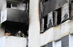 TRAGEDIJA POTRESLA FRANCUSKU Četvoro poginulih, među njima i dete, u požaru u stambenoj zgradi u Remsu (VIDEO)