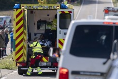 DEČAK (13) SKOČIO U SMRT IZ STANA, ELEKTRIČNI TROTINET IZAZAVAO TRAGEDIJU Četiri osobe poginule, dve teško povređene u Francuskoj