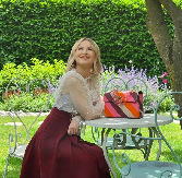 PEVAČICA NIJE PRODALA NIJEDNU KARTU ZA KONCERT Otišla nakon što je videla da niko neće doći, pa otkrila sve javno: "Tamo su bili samo konobari"