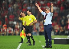 DECA, CRTAĆI I BAJKE Piksi zadovoljan alibi igrom