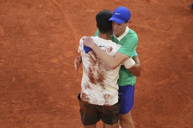 SRBIN I NADAL IPAK NEDODIRLJIVI Alkaraz i Siner oborili rekord na Rolan Garosu, ali...