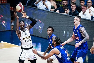 SPEKTAKL U ARENI Evo gde možete gledati treći meč finala ABA lige između Partizana i Budućnosti