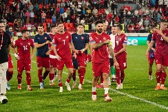 EMOTIVNO VEČE U LESKOVCU Mitrović dobio veliko priznanje za 100 odigranih utakmica u dresu Srbije (FOTO)