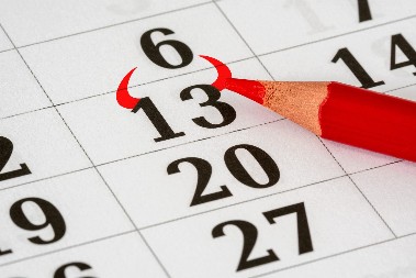 SUTRA JE PETAK 13. KOJI SE SMATRA BAKSUZNIM Evo šta kažu NARODNA verovanja