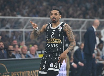 KARLIK DŽONS ŠAMPION PO PRVI PUT U KARIJERI: Rekao bih vam šta će biti sledeće, ali...