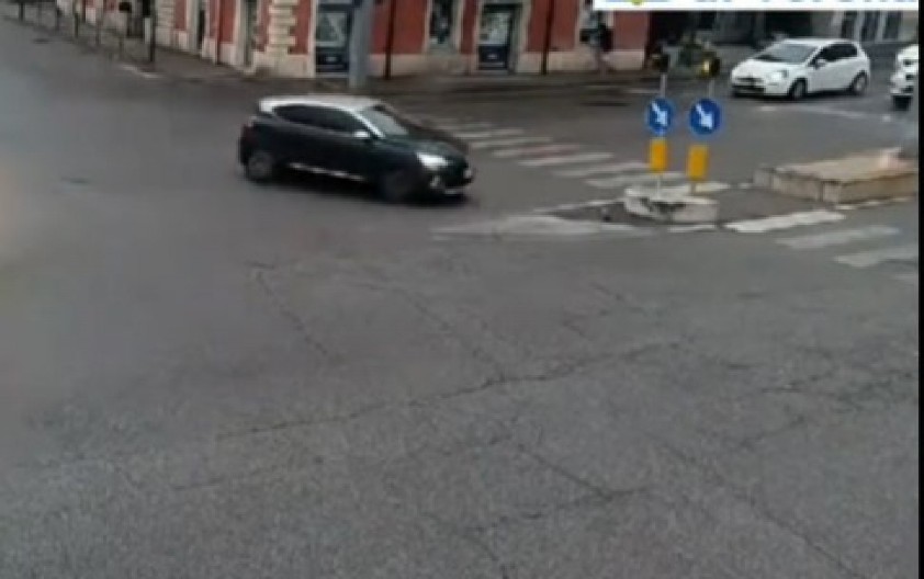 ŠTA SE DEŠAVA NA OVOJ RASKRSNICI? Svi vozači prave istu grešku, a sudari su veoma česti - nikome nije jasno zašto