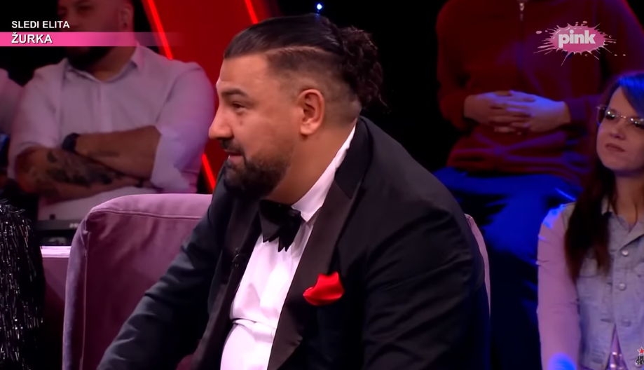 PEVAČ U ŠESTOJ DECENIJI DOBIO OSMO DETE Kralj bakšiša devojčici dao ime koje ćete retko čuti na ulici