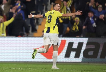 NI HAJDUK SPLIT, NI BOLONJA Za 2.000.000 evra godišnje, Džeko odlučio gde nastavlja karijeru