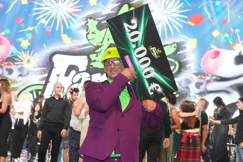 SVI BRUJE O OVOM DETALJU SA FINALA ''FARME 8'' Pitaju se da li je Kristijan Golubović ovo uradio namerno (FOTO)