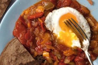 STARINSKI RECEPT ZA BOŽANSTVENO LETNJE JELO Bećar paprikaš, raskoš slasti i lepote ukusa