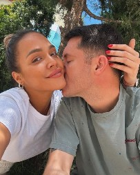 SPAKOVAO KOFERE I IZAŠAO NA VRATA VILE VREDNE POLA MILIONA  Ovde je Marija Mikić živela sa mužem, priče da se razvode sve glasnije