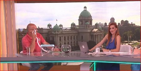 VODITELJKA SE SKAMENILA OD STRAHA! Haos u emisiji uživo, evo šta se dešavalo u studiju: "Suze mi kreću..."