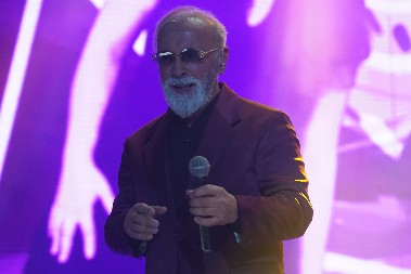 OVO JE PRAVO IME DINA MERLINA Evo kako se pevač zapravo vodi u dokumentima!