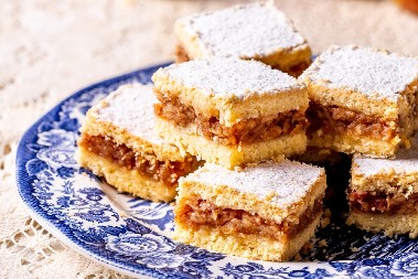 SA OVIM SASTOJKOM PITA S JABUKAMA NEĆE BITI GNJECAVA Taj trik primenjuju Mađari, zato su im kore uvek vazdušaste