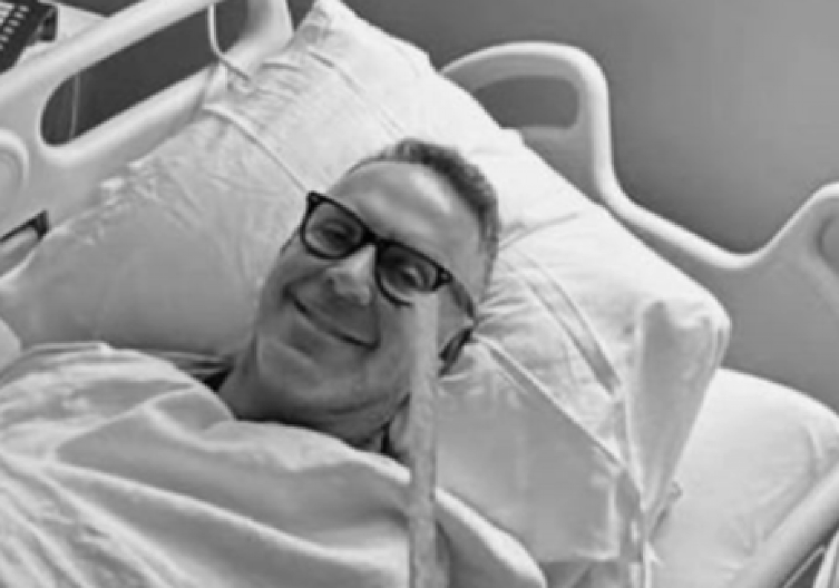 UMRO POZNATI VODITELJ U 55. GODINI Dugo se borio sa teškom bolešću! (FOTO)