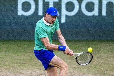 NEVIĐEN ŠAMAR ZA SINERA Finalista Rolan Garosa ispao u drugom kolu Halea