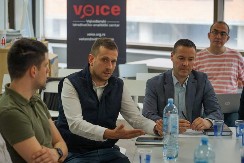 ALO! SAZNAJE! Tužioci Majlat i Joksimović sa Gruhonjićem na tribini koju plaća fondacija Rokfeler! Evo kako sprovode obojenu revoluciju!