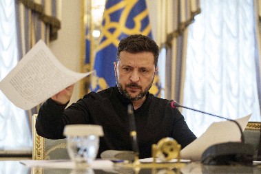 ZELENSKI SPROVODI REFORME! Doneo ključnu odluku, imenovao je novog komandanta