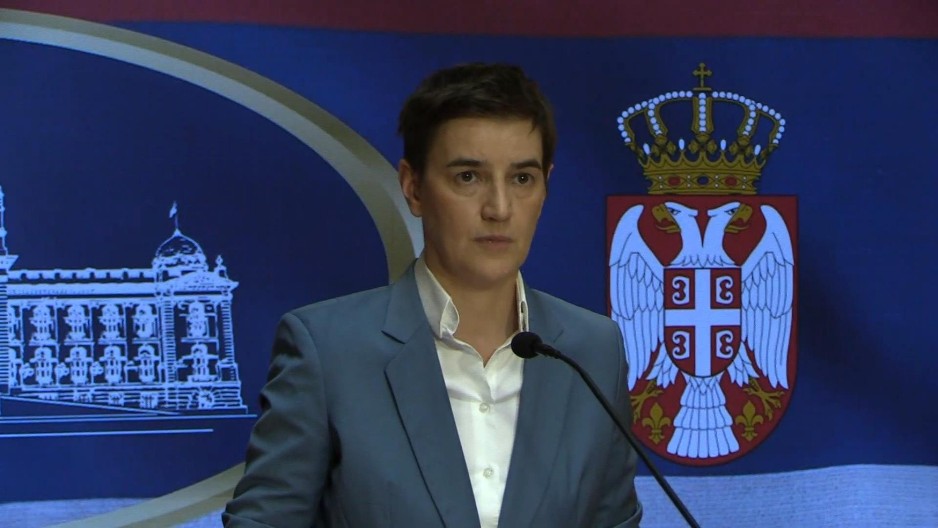 BLOKADERI SAMI SEBE DEMANTOVALI Brnabić reagovala: Gasite internet, imamo pobednika!