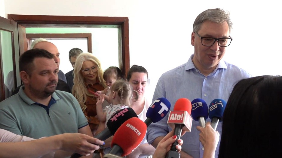DA VIŠE NIKADA NE IZBACUJU DECU IZ KUĆA Vučić najavio veliku promenu u radu izvršitelja: "Sačuvaćemo sigurnost za ljude i njihove porodice"