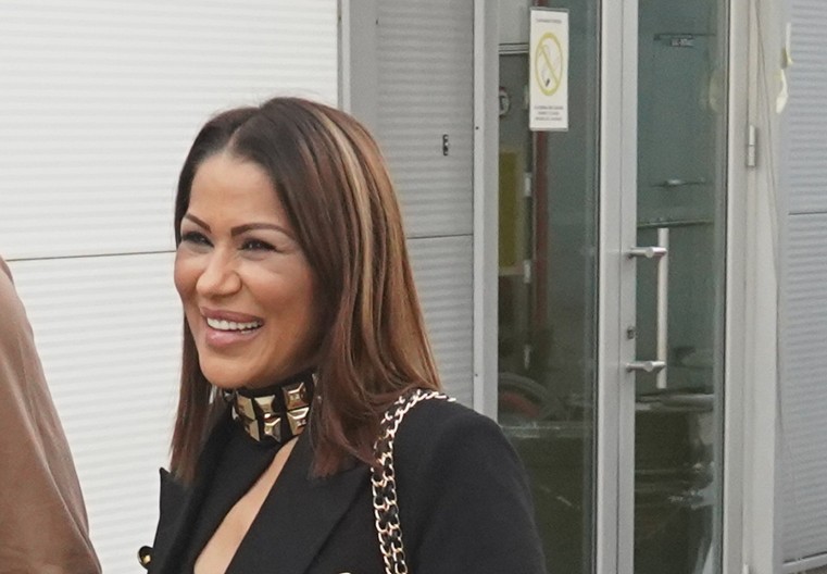 SRPSKI PEVAČI ZAVRŠILI U KATALOGU Mina Kostić i Nada Topčagić naplaćuju po 120 evra, Sara Reljić 150, a tu je i pevač