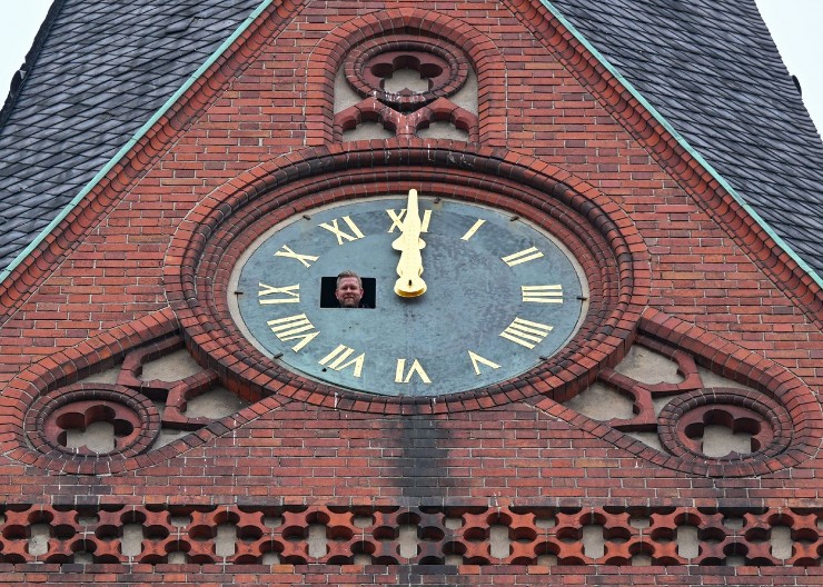 ZA SVE KOJI VERUJU U LJUBAV Evo šta znače poklopljene kazaljke na satu (SVA TUMAČENJA)