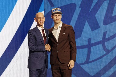 SRBIJA IMA NBA ŠAMPIONA Nije odigrao ni minut, a već je stigao do prstena