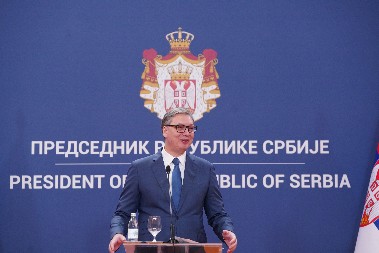 SUTRA U 12 ČASOVA: Vučić prisustvuje uručenju ugovora diplomcima medicinskih fakulteta