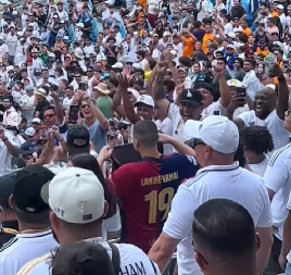 BAŠ JE BIO HRABAR Ušao u dresu Barse među navijače Reala, pa je vrlo brzo zažalio