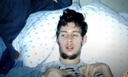 12 GODINA BIO ZAROBLJEN U SOPSTVENOM TELU Svi mislili da je biljka, a onda je čuo majku kako mu šapuće REČI KOJE LEDE KRV U ŽILAMA! (VIDEO)