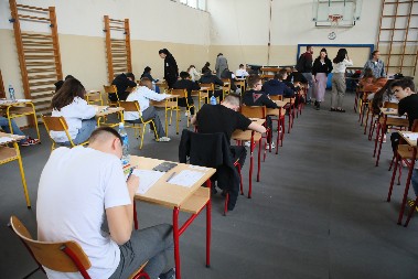 OSMACI DANAS POLAŽU POSLEDNJI TEST! Uskoro počinje provera znanja iz izbornog predmeta
