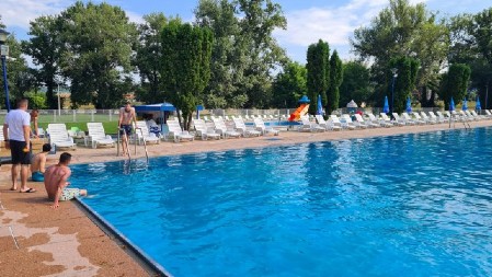 HIT LETNJE SEZONE U SRBIJI Kupanje, dnevne i noćne žurke, sve za cenu jedne kafe