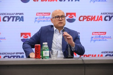 "BIĆU U PIONIRSKOM PARKU NA VIDOVDAN" Vučević: Ultimatumi blokadera iritiraju narod, svi koji krenu u nasilje će odgovarati