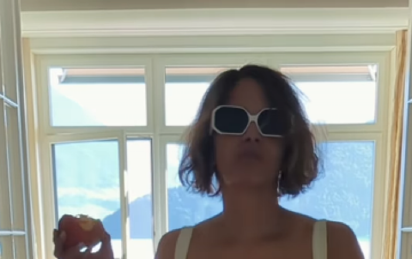 NJIHALA KUKOVIMA, PA OSTALA BEZ GAĆA Glumicu poneo ritam, nije ni slutila da će biti polugola, i to pred kamerom