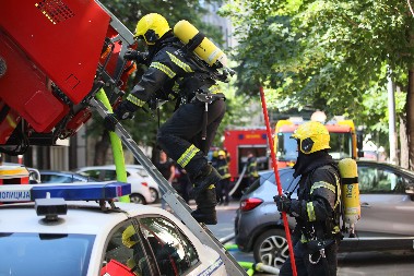 VATROGASCI NA LICU MESTA Požar na deponiji u Loznici pod kontrolom