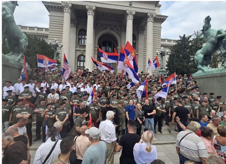 "NI SANJAO NISAM DA JE MILOŠ VUČEVIĆ BAJKER" Oglasio se Vučić, ima poruku i za veterane: Junaci! Srbija pobeđuje (VIDEO)