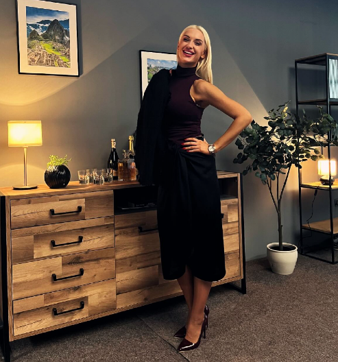 TRUDNA ANJA MIT! Prvi put pokazala stomak, čestitke se nižu (FOTO)