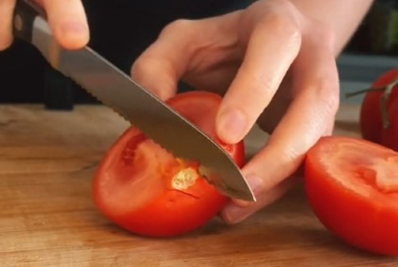 NAJLUKSUZNIJA PIJACA Jedan paradajz košta 530 dinara – da li stvarno vredi toliko