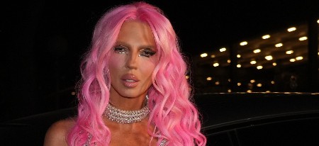 JELENA KARLEUŠA SE OBRATILA "KOLEGAMA" Pevačica zbog ovih reči naišla na lavinu komentara