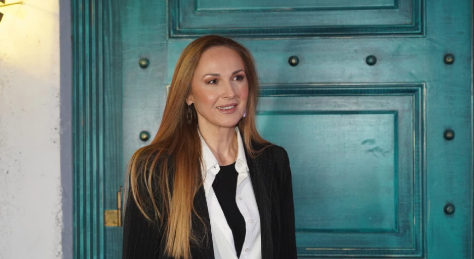 UMRO OTAC ALEKSANDRE RADOVIĆ Pevačica slomljena od bola, oprostila se potresnim rečima!