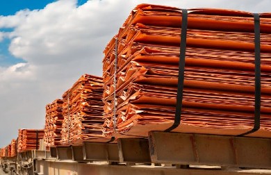 TRŽIŠTE NESTABILNO, ZALIHE NISKE Cena bakra skočila na 10.000 dolara