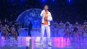 UMESTO PARA, DOBIO ROLEKS! Naš mladi pevač zbog pesama Tome Zdravkovića dobro prošao na romskoj svadbi