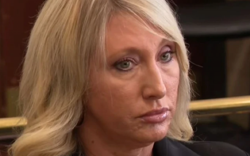 MAJKA TROJE DECE PROGANJALA UČENIKA (17), PA IMALA ODNOSE SA NJIM U ŠKOLI! Kad je pokušao da je ostavi, ZAPRETILA mu ovim...