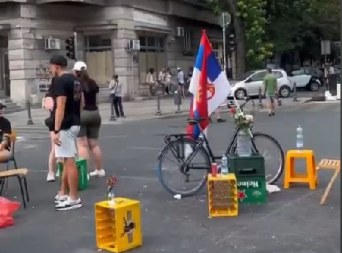 GRUPA ZGUBIDANA I DALJE BLOKIRA ZEMUN Gledajte samo ovu bahatost bez premca (VIDEO)