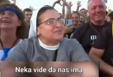 SKANDALOZNO! ČASNA SESTRA IZ SREMSKE MITROVICE OZARENA NA TOMPSONOVOM KONCERTU Poručila: "Neka vide da nas ima"