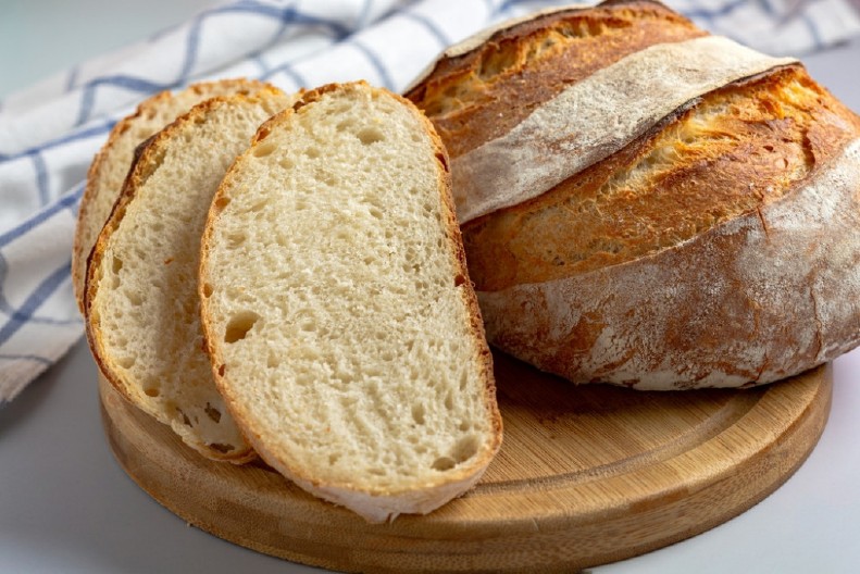 POVLAČE DVE VRSTE HLEBA IZ PRODAJE Pronađene larve